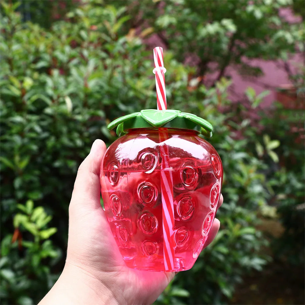 16.9 fl oz Strawberry Straw Cup