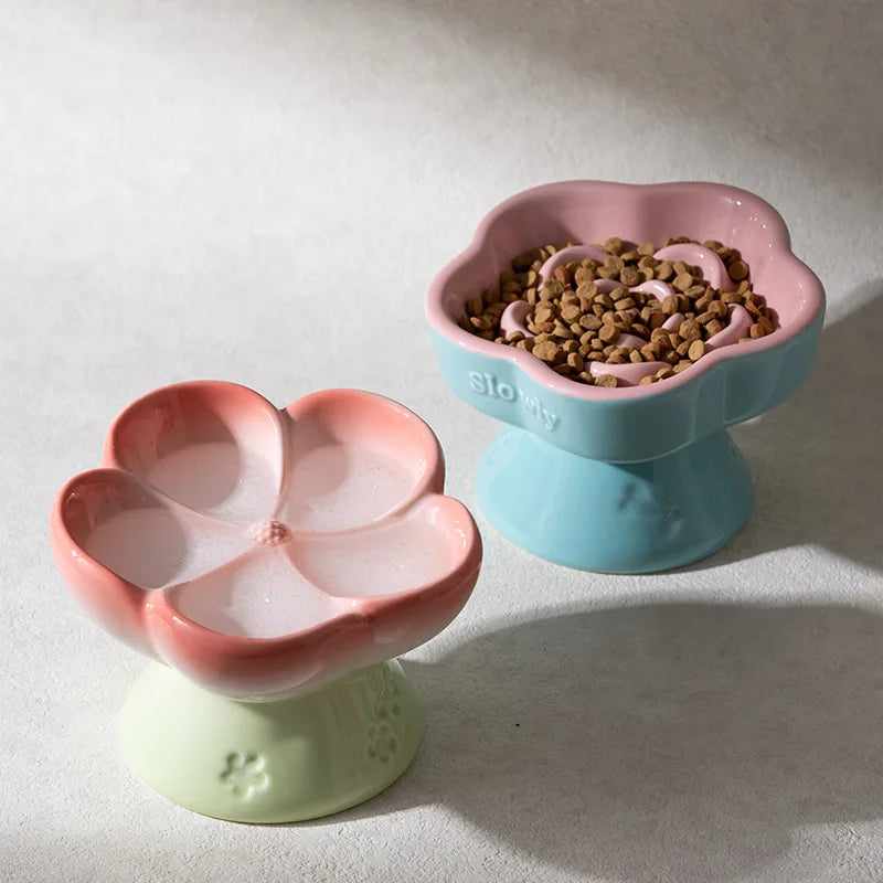 Pet bowl with seed like sections