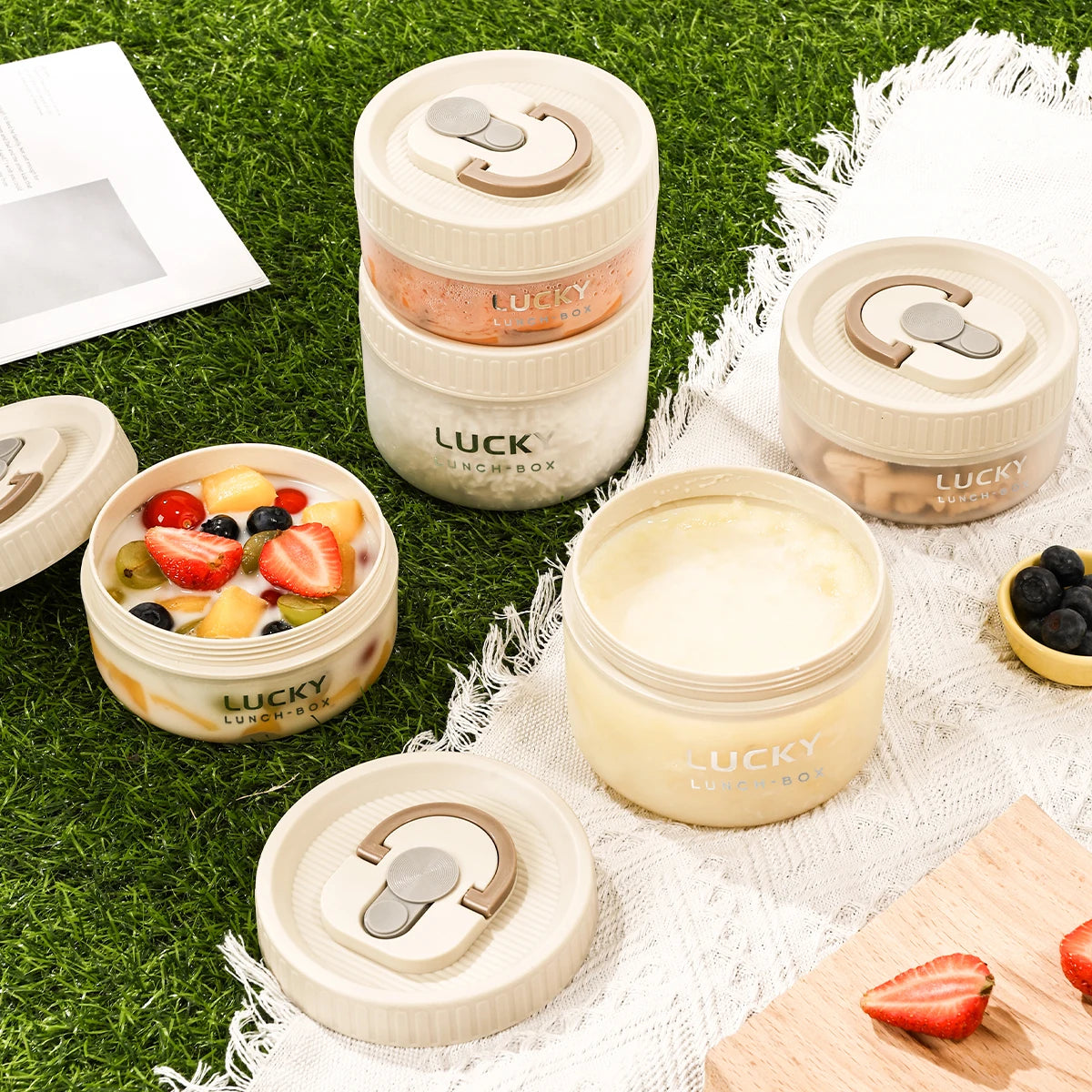 Plastic transparent containers & lunch box kit
