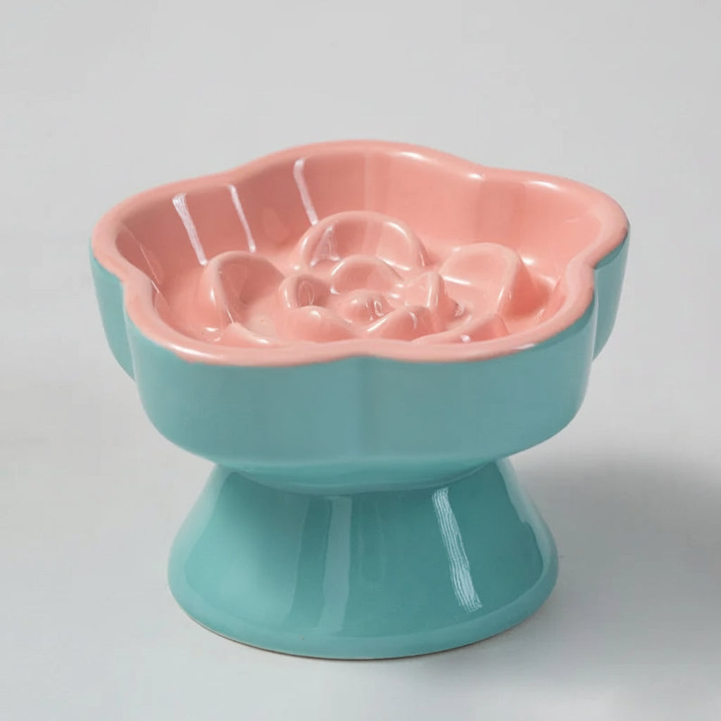 Pet bowl with seed like sections