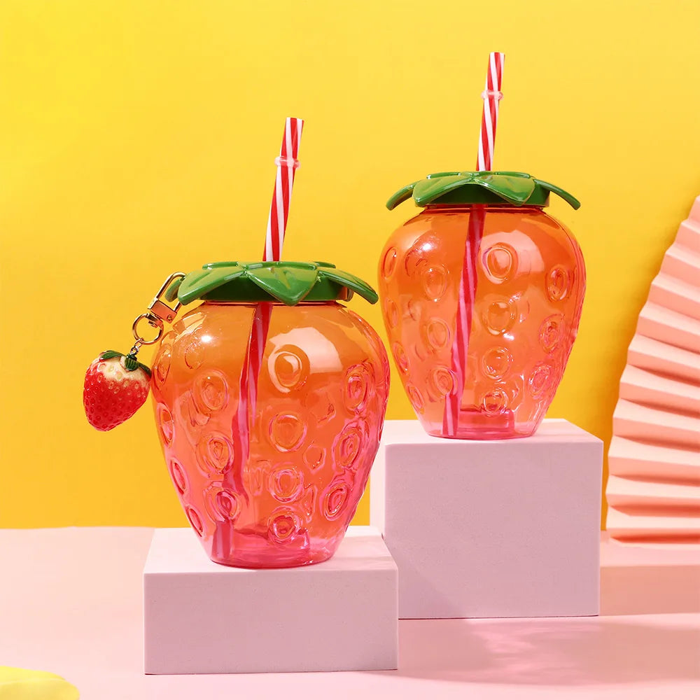 16.9 fl oz Strawberry Straw Cup