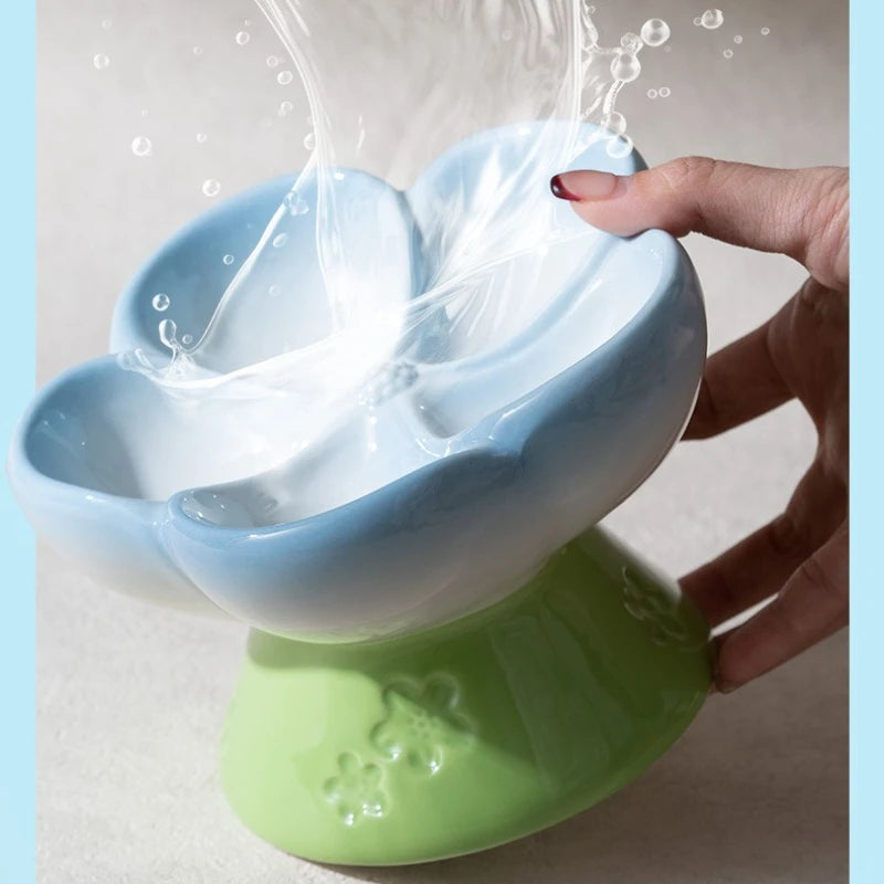 Pet bowl with seed like sections