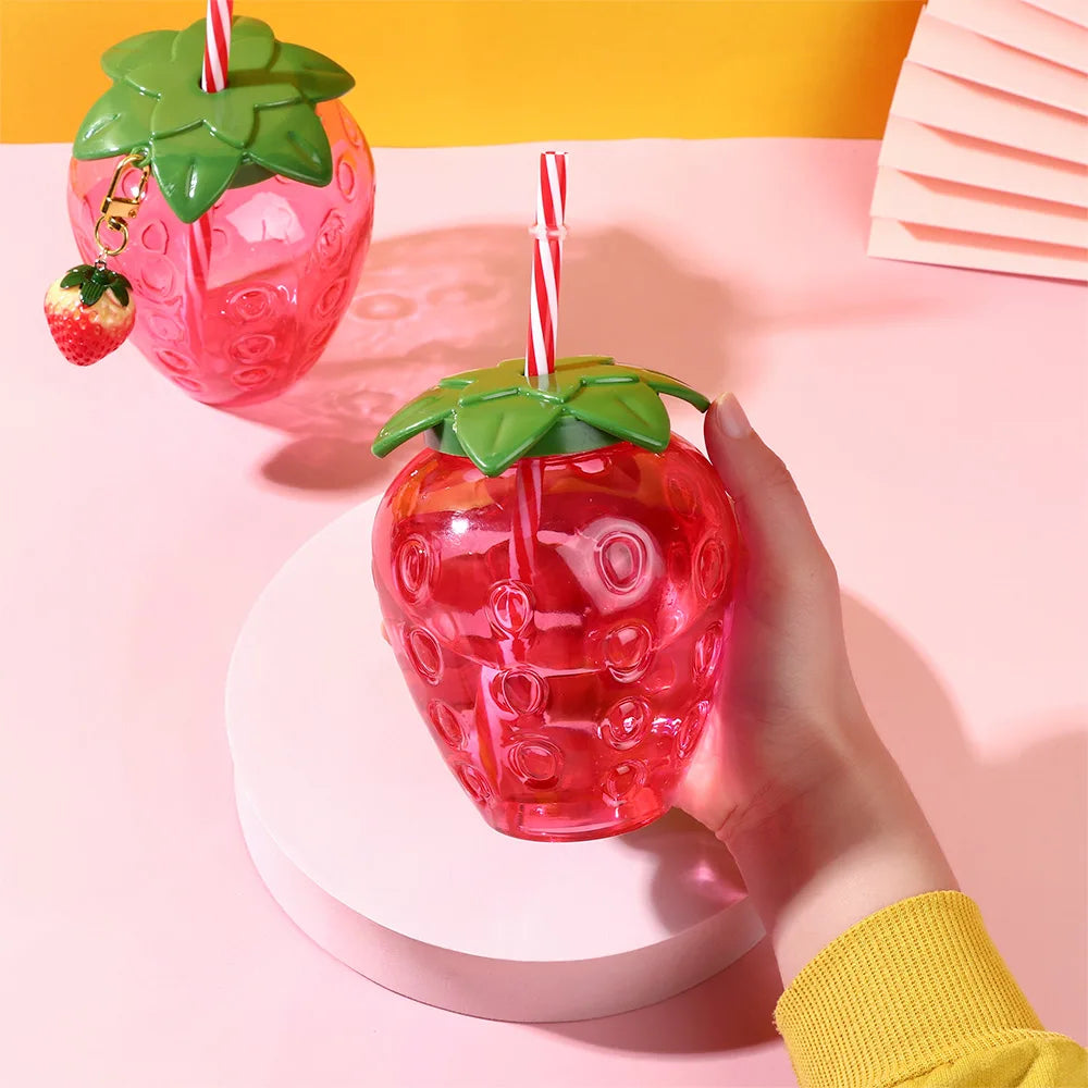 16.9 fl oz Strawberry Straw Cup